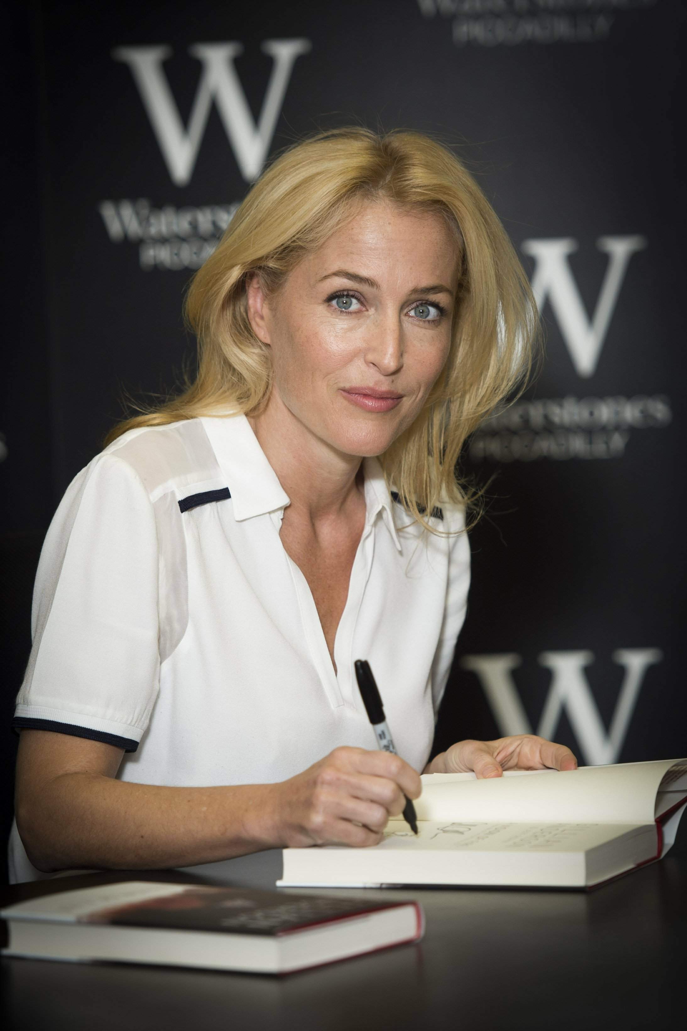 Gillian Anderson 630